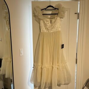 New with tags Lulus wedding dress